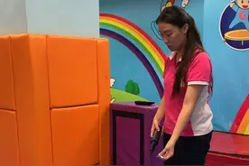 女生教練比較溫柔，一直在廬教練的孩子视频封面