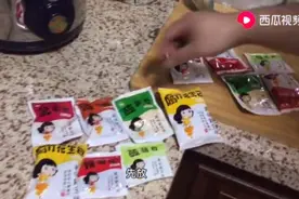 原来螺狮粉里带的调料包比康师傅方便面的多好几包呀！视频封面