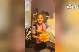 当打开礼物盒子，发现里面竟然有一只自己梦寐以求的毛绒绒的小东视频封面