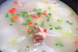 厨师长教你冬瓜排骨汤的家常做法，步骤详细，软烂鲜香老少皆宜视频封面