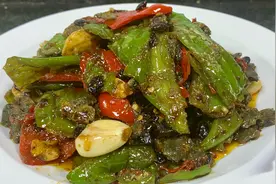 湖南下饭菜，擂辣椒皮蛋，很多人搞错了，教你详细做法，咸香下饭视频封面