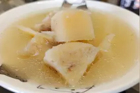 大厨解密：粉葛骨头汤的正宗家常做法，甘甜鲜甜，清热祛湿还好喝视频封面