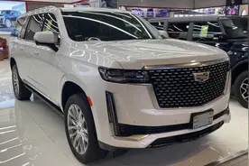 成功男人必备的座驾，浴皇大帝凯雷德登场，详解凯雷德最新落地价视频封面