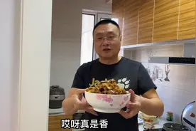 内蒙古人怎么过年？鸡鸭牛羊天天吃，大鱼大肉小酒不断，真是攒劲视频封面