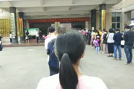 在南宁办理居住证要六个月？小伙只需15天，这两种材料能快速办理视频封面