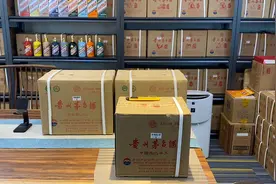 原箱茅台保存千万不要缠膜！自然存放阴凉、通风、干燥处即可。
