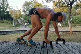 用俯卧撑架爬行与糖尿病的康复，最简单的运动才是最好的。视频封面