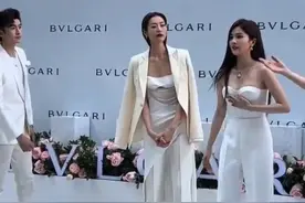 白鹿白色抹胸套装也太美了吧白鹿明星视频封面