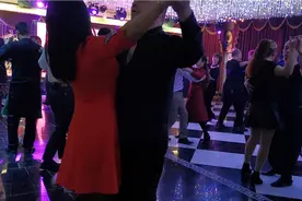 你可知道我在想什么，你曾问我情意浓。视频封面