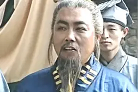 这老头还是名门正派，不讲江湖道义，反而被吓的落荒而逃。视频封面