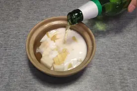 夏天家里到处是小飞虫，教你4招，蚊虫、果蝇全消灭，太管用了视频封面