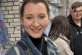 俄罗斯媳妇带娘家人逛街购物砍价是啥样式的视频封面