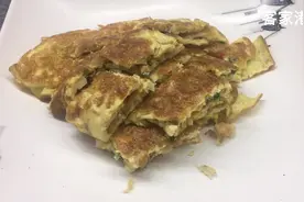 广东大厨原来是这样葱花煎鸡蛋的，难怪香嫩下饭，快收藏。