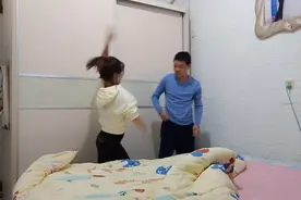 每天必须要拌嘴，不拌嘴就不舒服，不能好好的说两句完整的话视频封面
