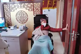 我们又来给老爸做宫氏脑针康复！网友想了解治疗过程！我争取一下