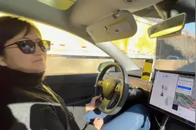 今天进纽约城里，高速全程FSD无接管包括过收费站。视频封面