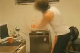 洋抖要被封禁，美国网友的精神状态越来越红视频封面