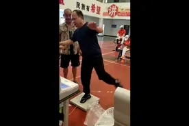 闭眼单脚站立，你达标吗?视频封面