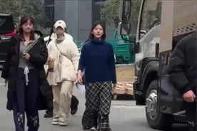 前段时间刷到赵露思路透感觉有点疲惫 早日变回小太阳视频封面