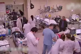 医者仁心，25岁女孩心跳停！医生4小时坚持抢救创生命奇迹。视频封面