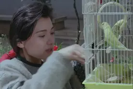 毒娃是怎么来的呢？妈妈亲吻了一下刚出生的孩子就si了