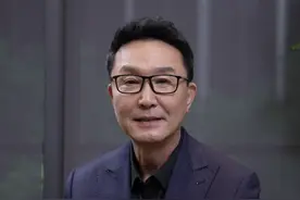 庆余年陈萍萍饰演者吴刚专访 #庆余年 #庆余年2 陈萍萍是“坐着”塑造得最成功的角色？吴刚老师：我坐着看～