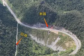 直接修直过去不就完事了吗？为何要去绕一大圈呢？实在是想不明白！ #奇闻趣事 #修路