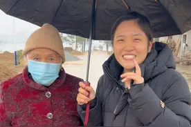 小芬学长去江西看望外婆，十几年前外婆在深圳被骗走了对金耳环金戒指，声情并茂的描述被骗经历太逗了，小芬学长偷偷去买了一对送给她，带上礼物去拜访小芬的亲戚们，品尝正宗江西菜#广东 #江西 #家庭日常 #记录真实生活 #农村生活