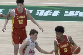 三位混血球员同时在场 这套阵容如何 #朱正 #冯傲 #彰华非 #篮球