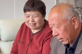 #巴彦淖尔籍航天员王杰 迎来太空之旅，“感谢新时代 让我们有梦可追 追梦可成”，家人:希望他认真完成飞天任务，凯旋而归#神二十航天员乘组公布 #巴彦淖尔籍王杰将踏上个人首飞之旅 #神二十瞄准4月24日发射 （韩晓楠）视频封面