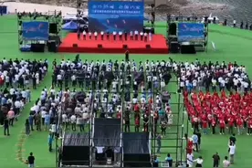 刚刚，#昭通 市委书记苏永忠宣布#巧家 县湖滨旅游开发蒙姑滑翔伞