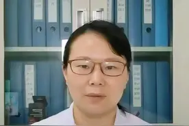 自言自语和傻笑是什么精神疾病#硬核健康科普行动 #医学科普 #抖医医生 #自言自语是精神病吗 #我要上热门🔥