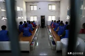 为什么进看守所时要脱光衣服接受检查？图片