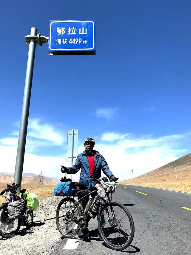 七旬老人乐在“骑”中 累计骑行10万公里 花43天从太原骑到西藏