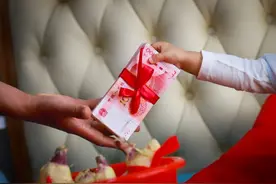 彩礼10万女方回多少合适？女方回礼有什么讲究？图片