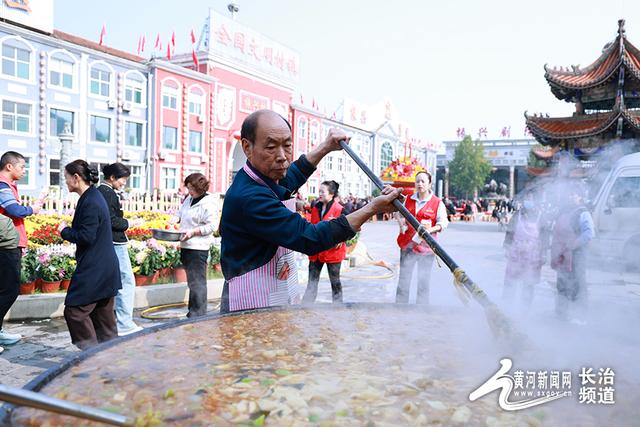 健步行、看民俗、品美食……振兴小镇重阳文化旅游节热闹非凡