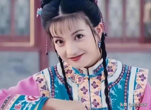 一眨眼没想到曾经火遍大江南北的“小燕子”竟然已经被封杀4年了