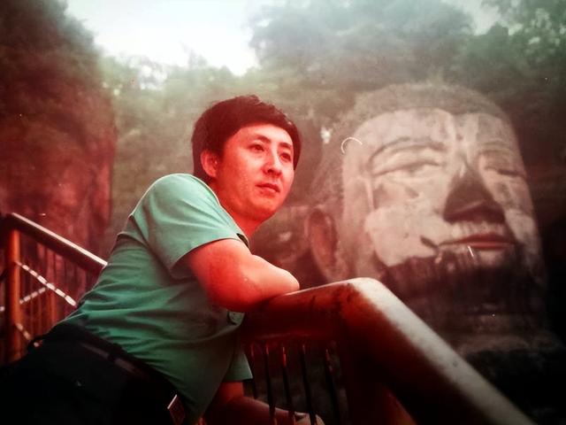 四川旅游：三到两佛山曲折纪行（图）