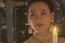 36 岁梁洛施出席晚宴，骨相能打气质绝美，三个儿子不受李嘉诚重视图片