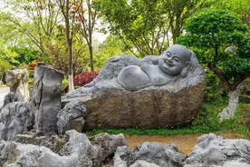 布袋和尚的这首禅诗，哲理深邃、意境高远，值得一读再读！图片