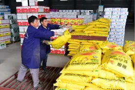 网购化肥农药发展迅猛，线下农资店生意惨淡！农资实体店要死了吗图片