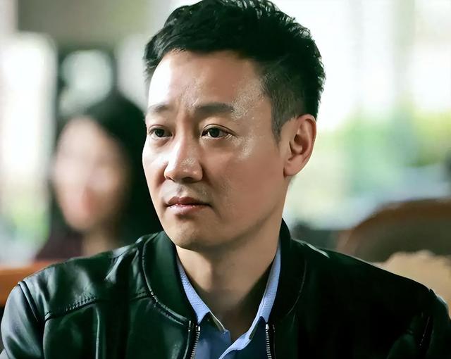 朱媛媛去世5个月后，辛柏青和李乃文现身大孤山，整个人憔悴好多