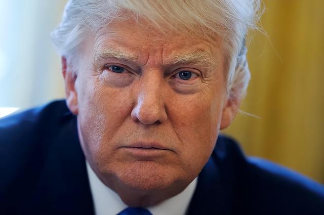 特朗普果然变脸了，红线问题不再谨慎，对中国打出最敏感的一张牌