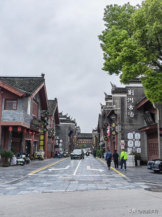 襄阳古城汉江风景很美