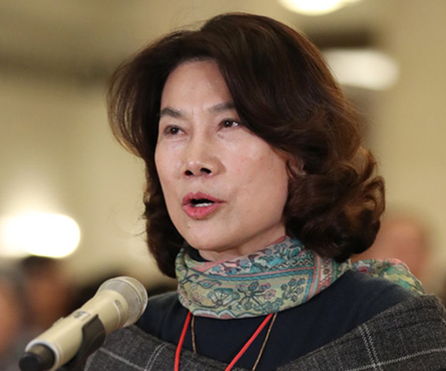 高管内外勾结骗钱风波才完，董明珠又被推上风口浪尖，格力不忍了