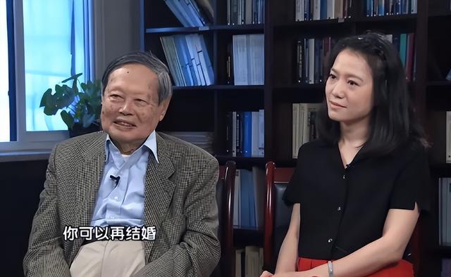 事实证明，49 岁无儿无女的翁帆，早被杨振宁安排好了退路