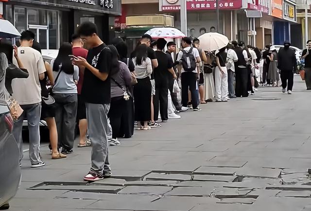 抖音初代网红郭老师开奶茶店被美团处罚 曾被全平台封禁