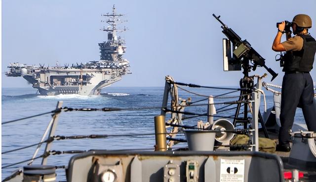 100枚导弹从天而降，美军发起斩首行动，特朗普下令，俄英法失声