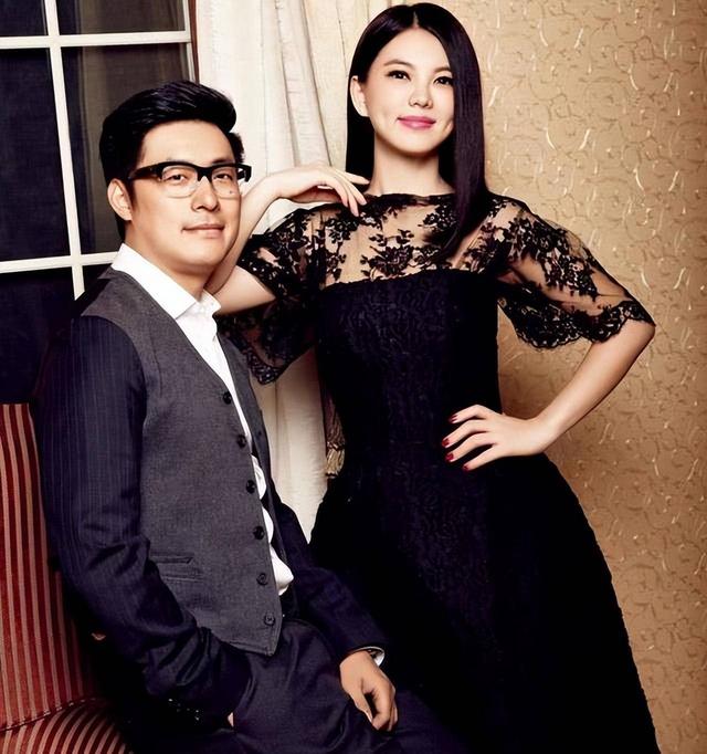 李湘风波再发酵！家境被扒底朝天，父母身份曝光，原来何炅没说错