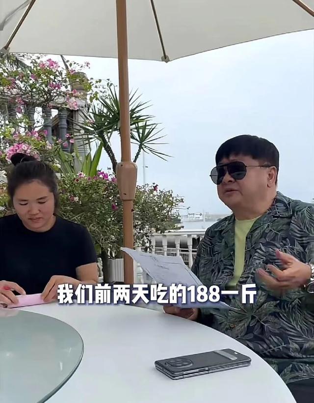 遇上“膏满”神逻辑，洪剑涛万宁吃蟹被坑？出门旅游必须长点心！
